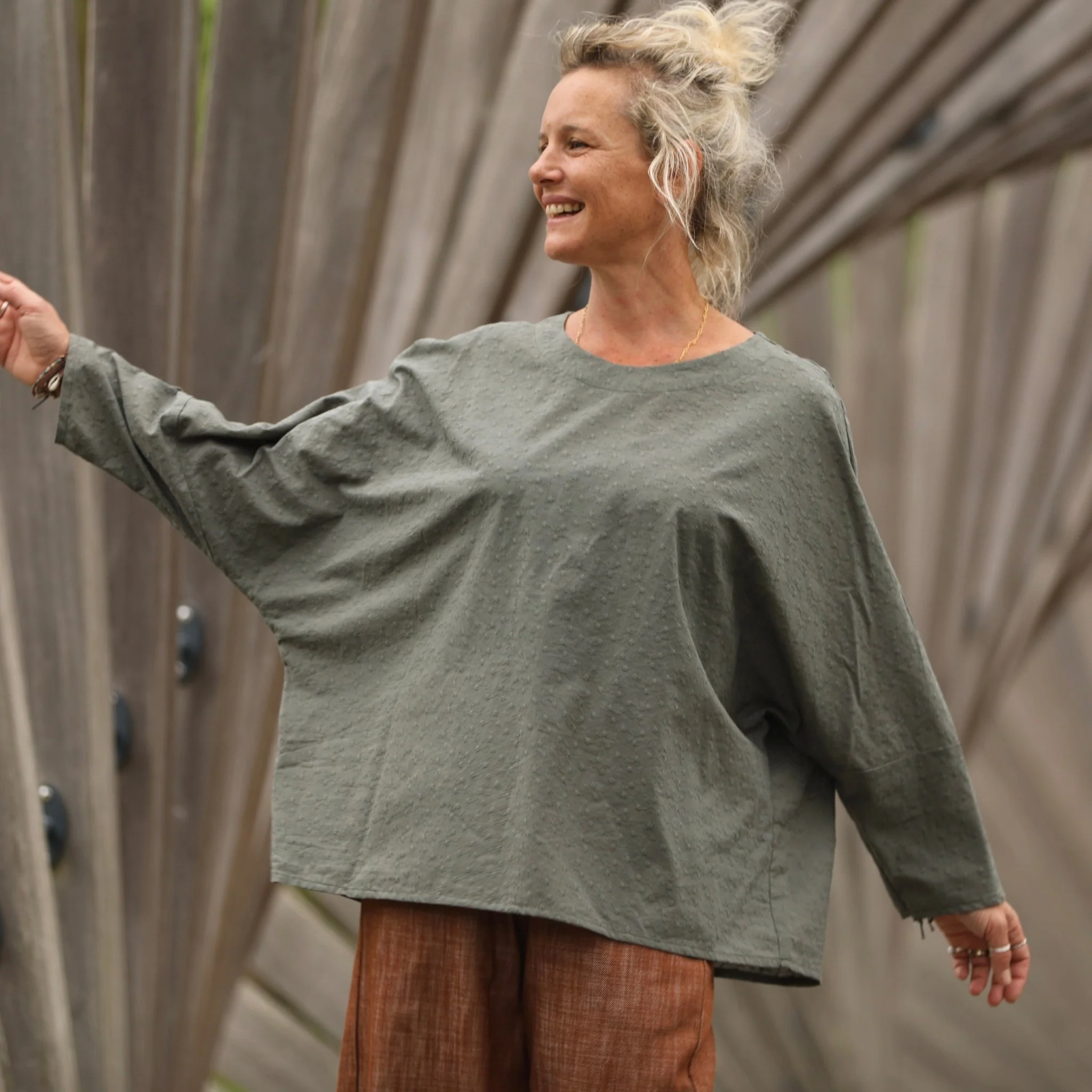 Blouse Naomie - broderie fleurie kaki - Image 4