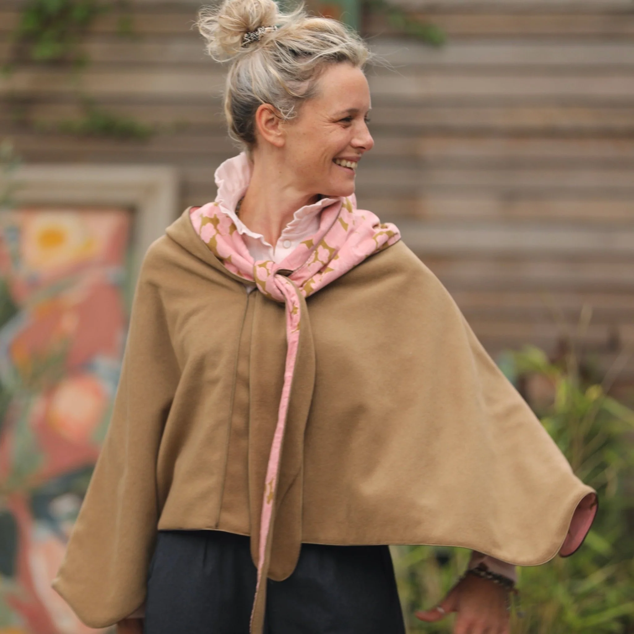 Capuche Rosalie - lainage camel/velours milleraies fleuri rose - Image 3