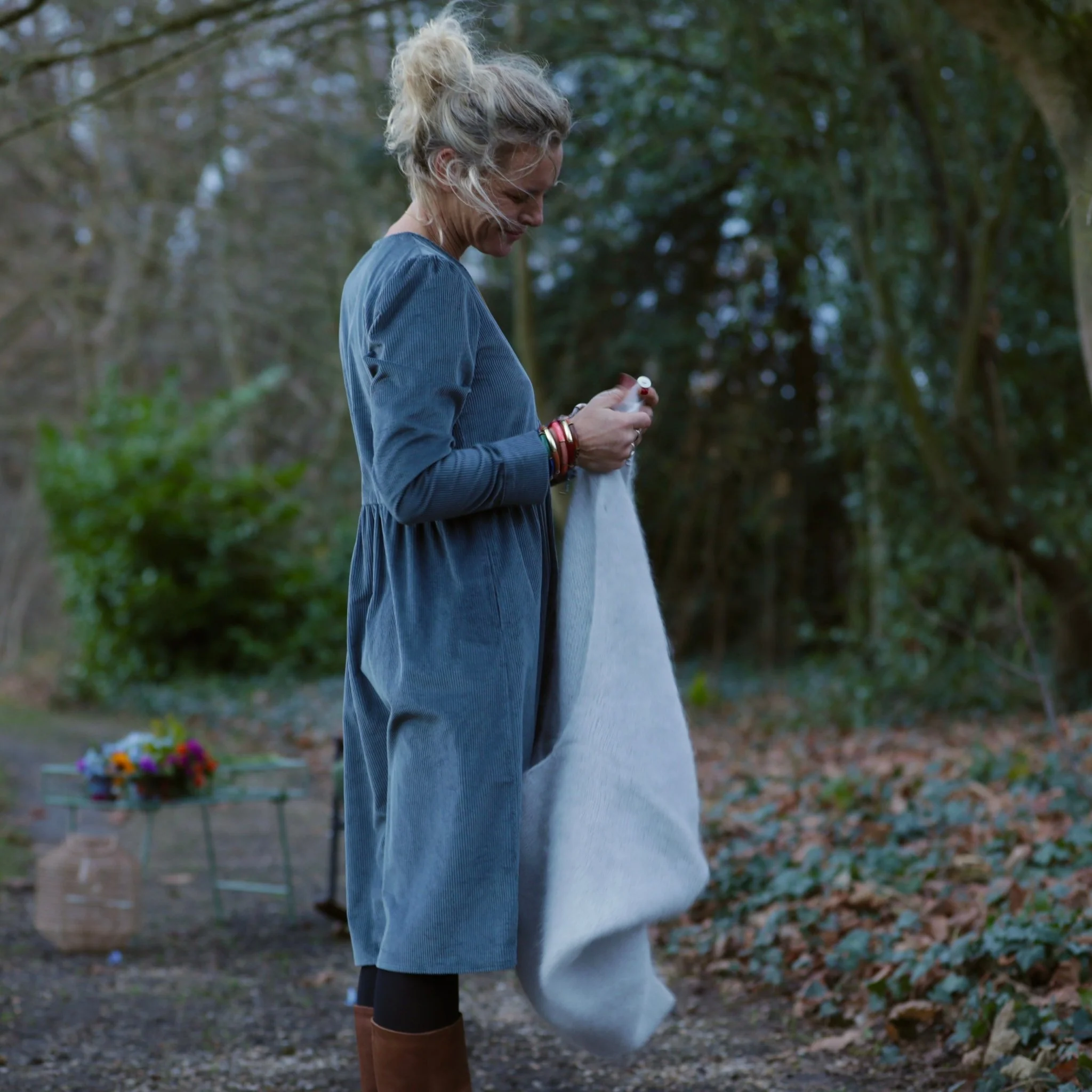 Robe Edonie coupe midi - Velours côtelé bleu grisé - Image 3