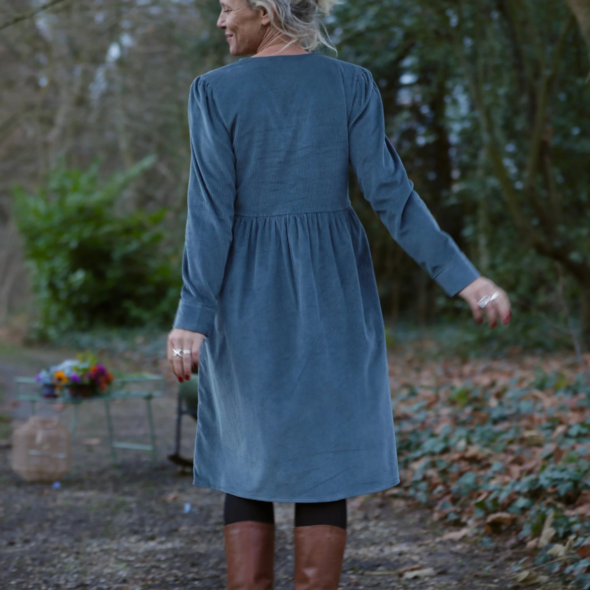 Robe Edonie coupe midi - Velours côtelé bleu grisé - Image 4