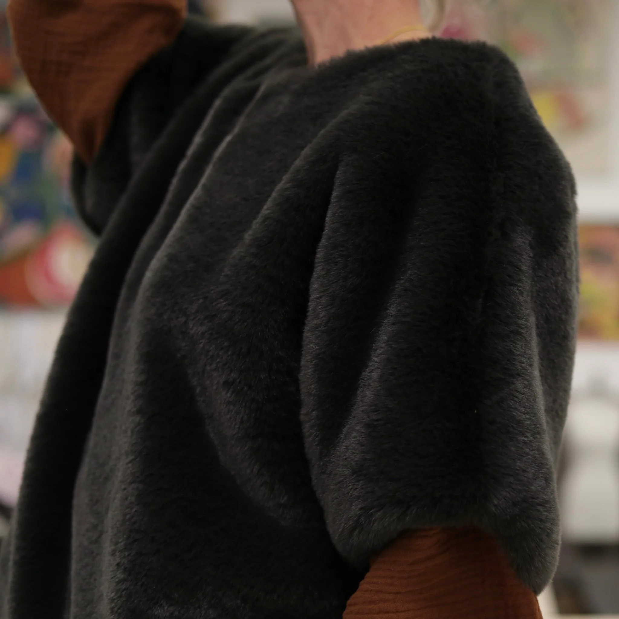 Le Poncho Douillet Pétronille - Fourrure cendrée - Image 7