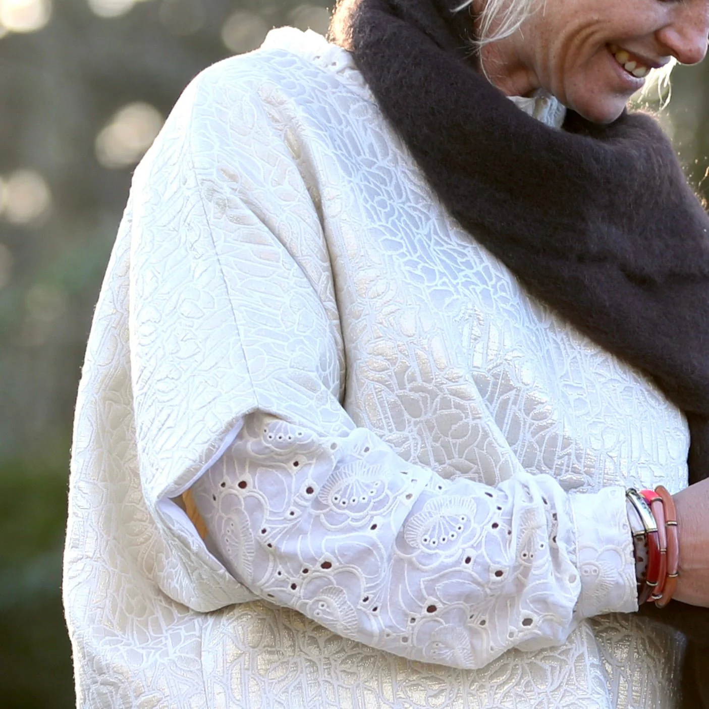 Poncho Pétronille — Jacquard ivoire & doré - Image 4