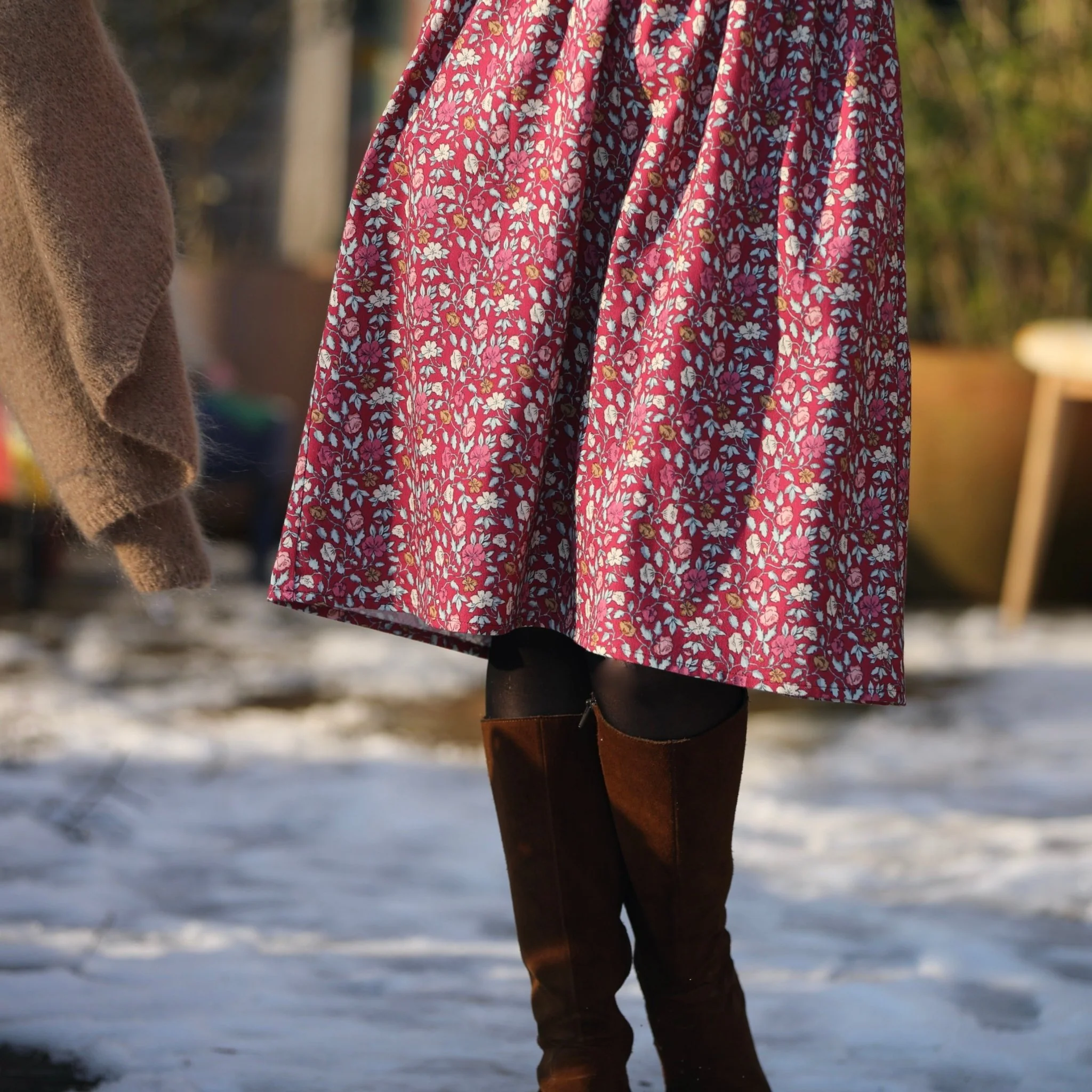 Robe Eglantine - armuré de coton fleuri grenat - Image 11
