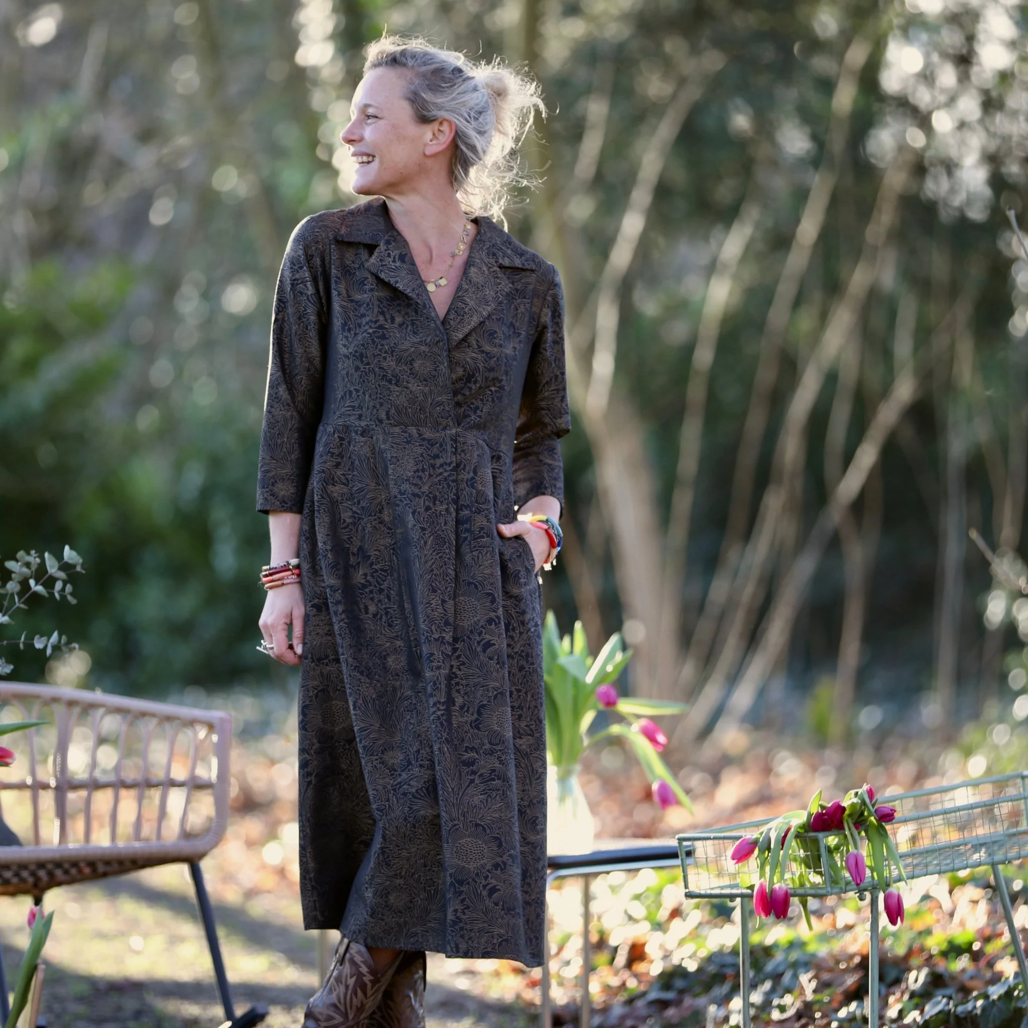 Robe Hazel- Gravure botanique noire/dorée