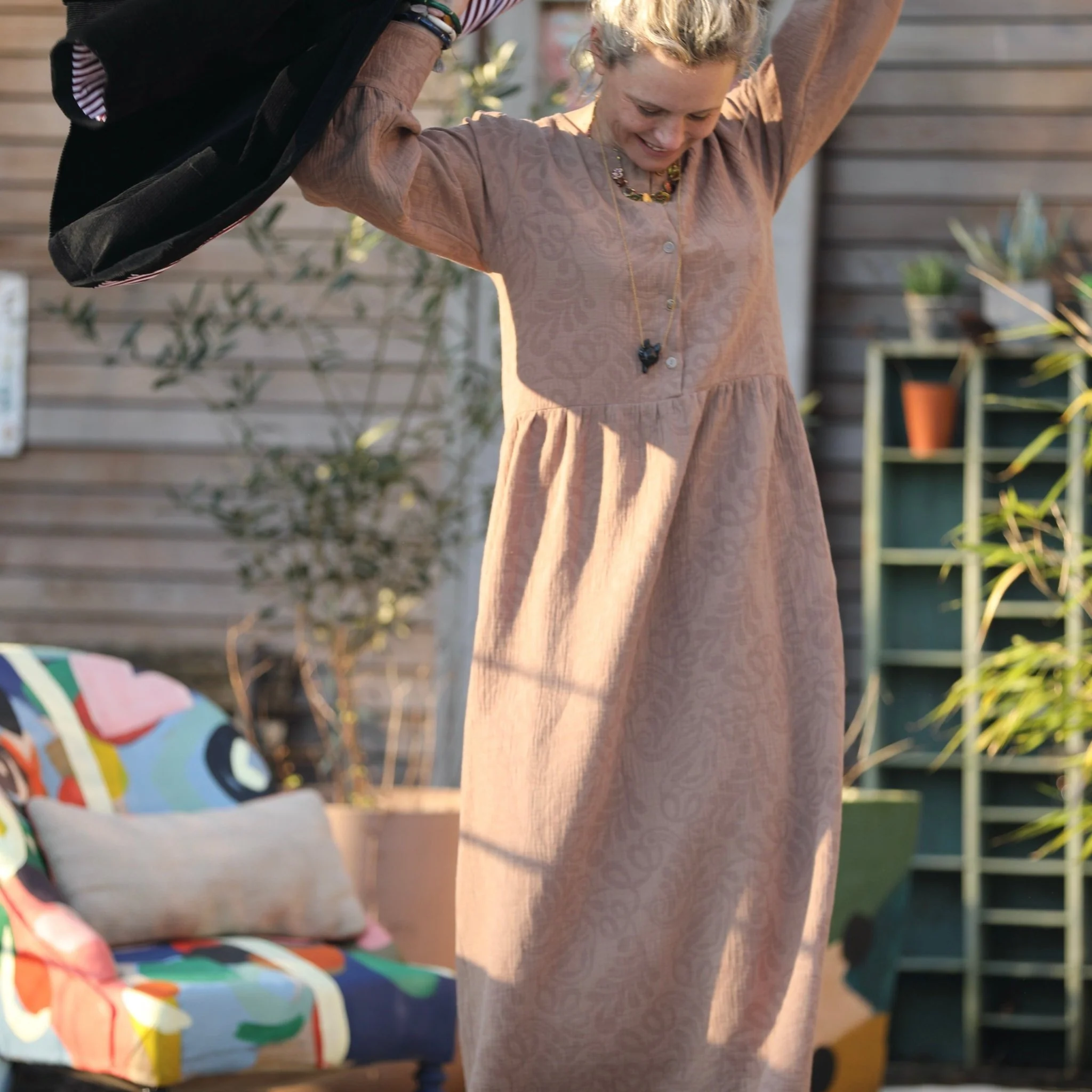 Robe Isis - jacquard coton/lin fleuri camel - Image 5