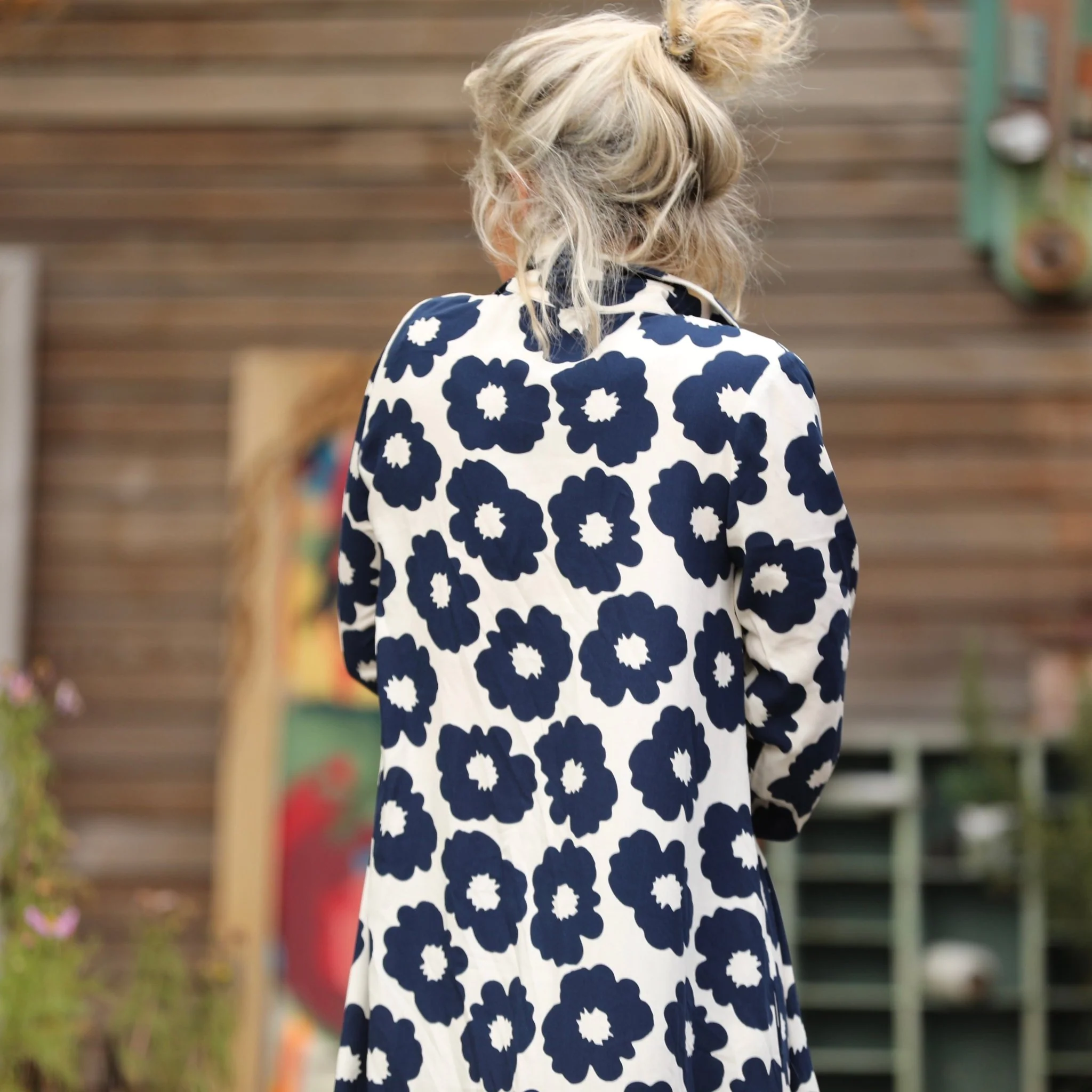Robe Pensée - Viscose fleurs marine - Image 2